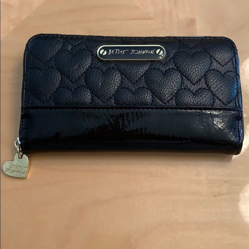 Betsey Johnson Black Heart Pattern Wallet